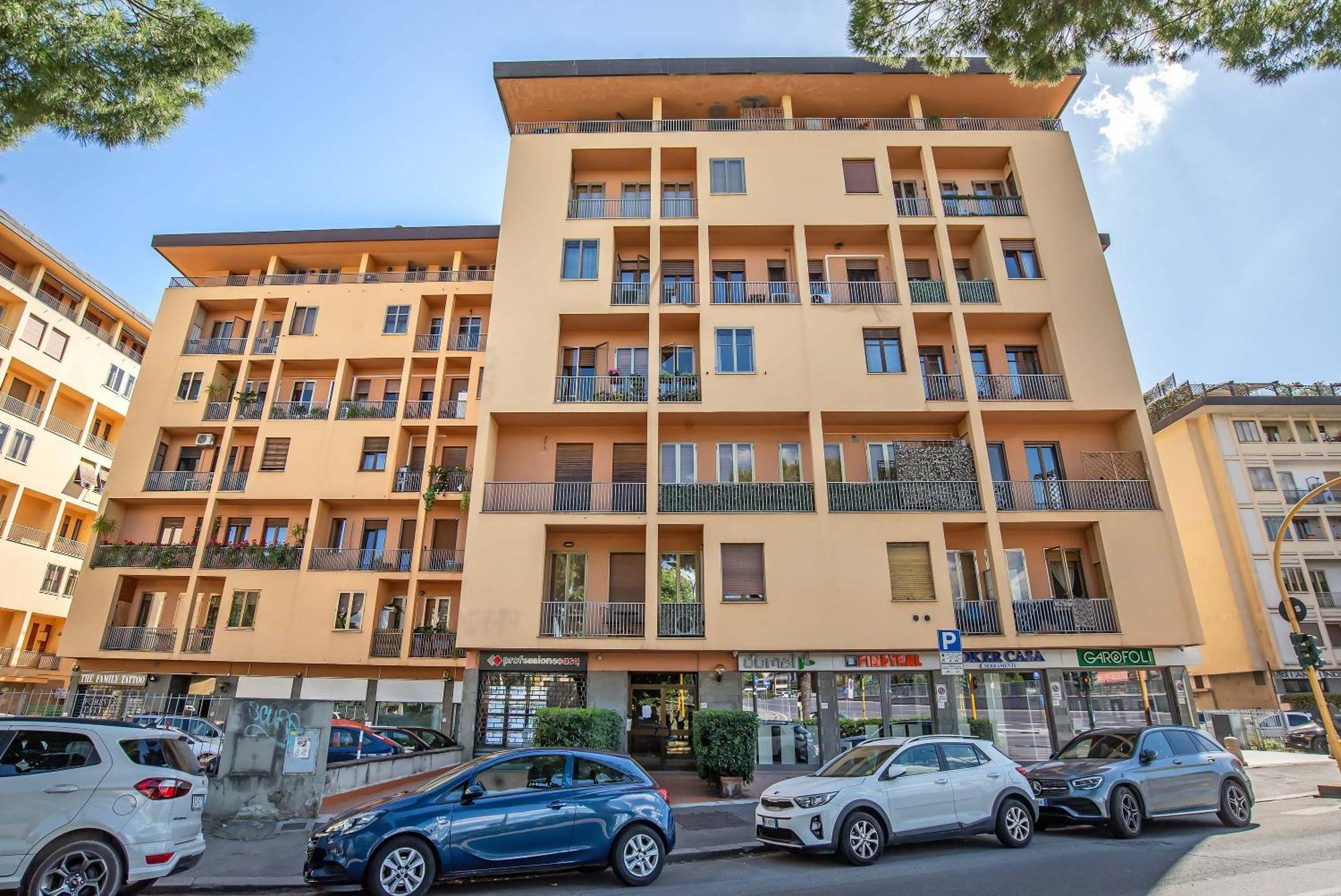 Lusa Suite With Free Private Parking Флоренція Екстер'єр фото