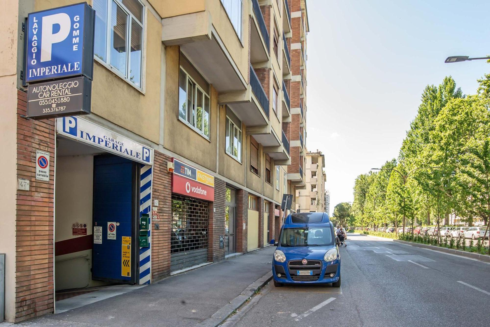 Lusa Suite With Free Private Parking Флоренція Екстер'єр фото